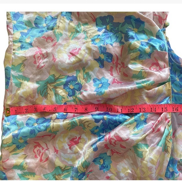 Vintage Victoria’s Secret gold label ruffled wrap slip dress - Picture 16 of 16